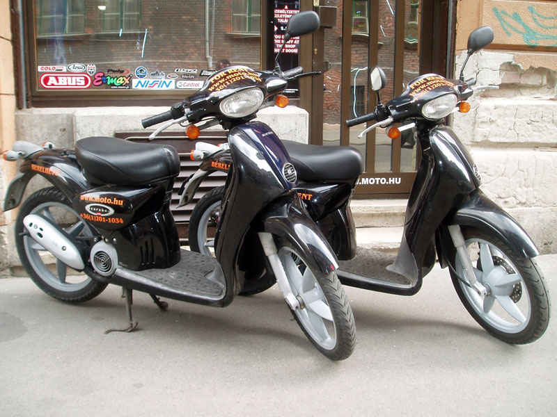 k�lcs�nz� b�relhet� k�lcs�n�zhet� robog�k rental rent a scooter